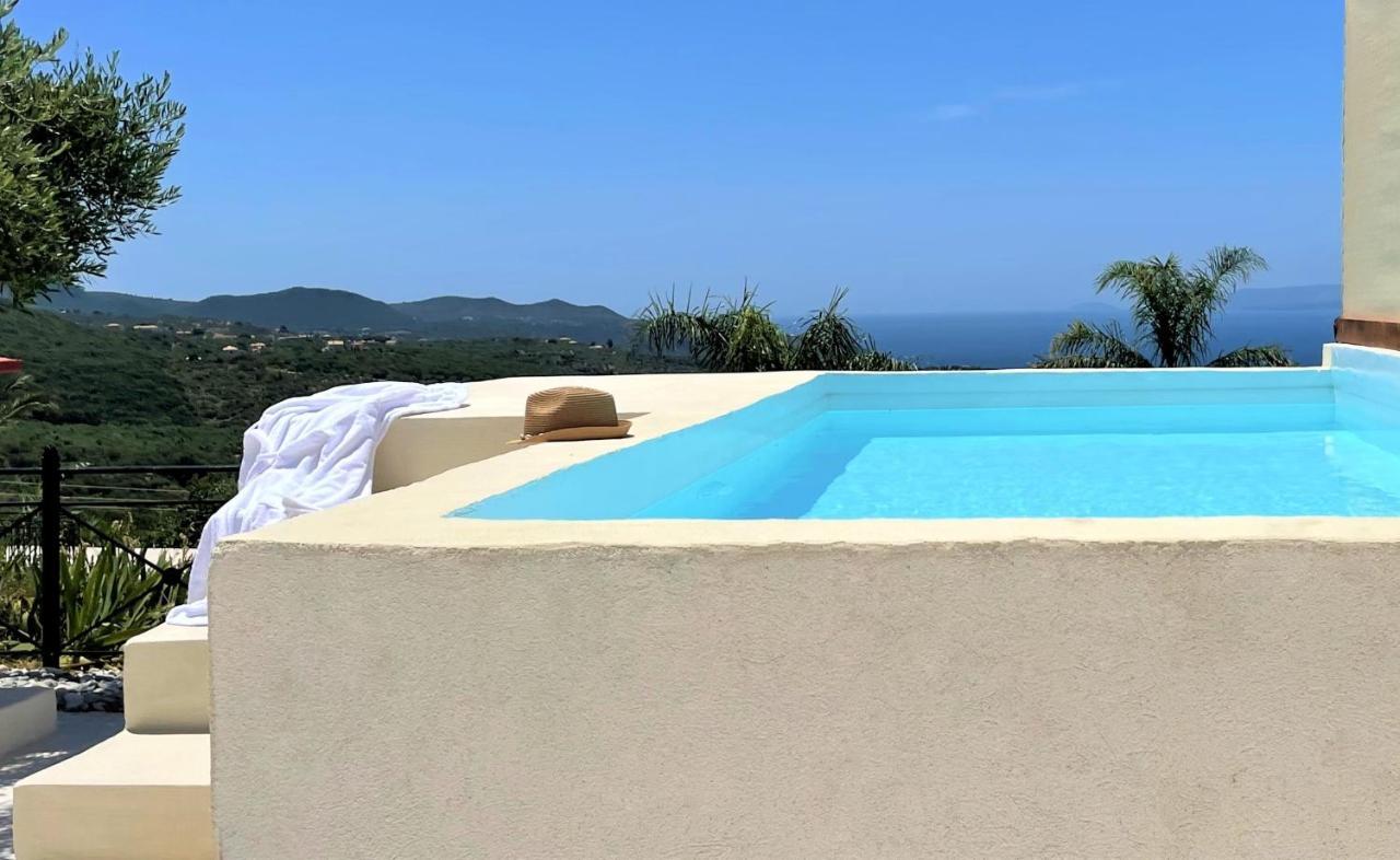 Rustic Hill Private Pool Suites Kalamata Luaran gambar