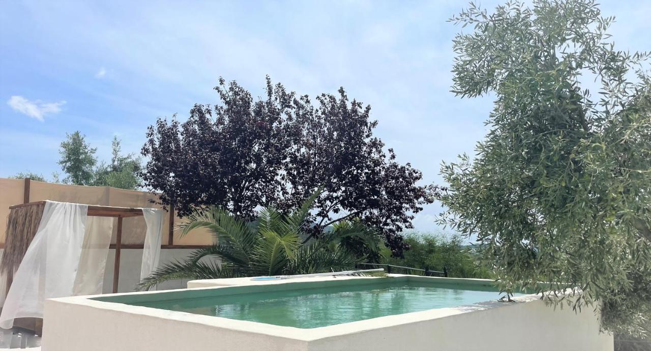 Rustic Hill Private Pool Suites Kalamata Luaran gambar