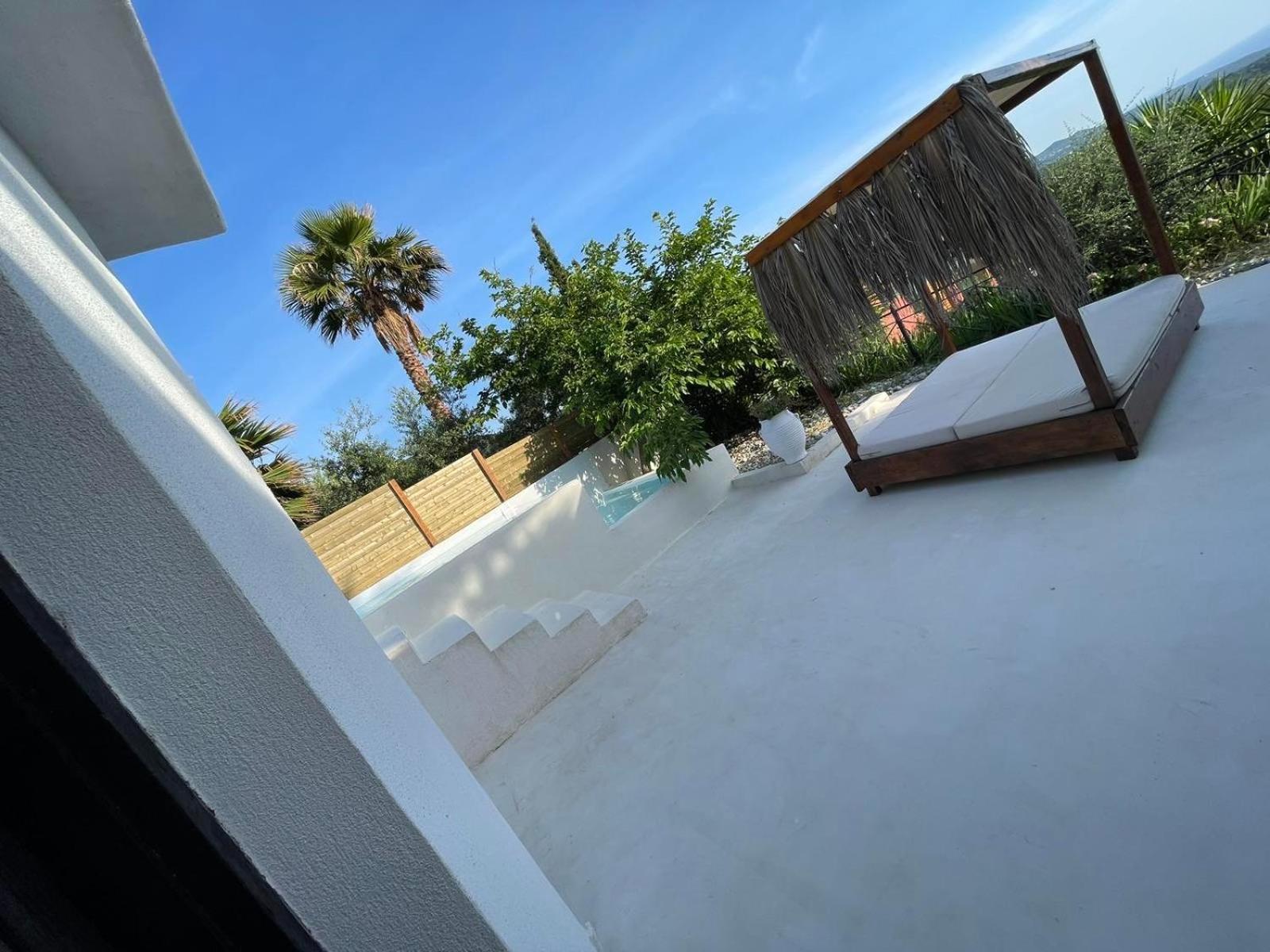 Rustic Hill Private Pool Suites Kalamata Luaran gambar