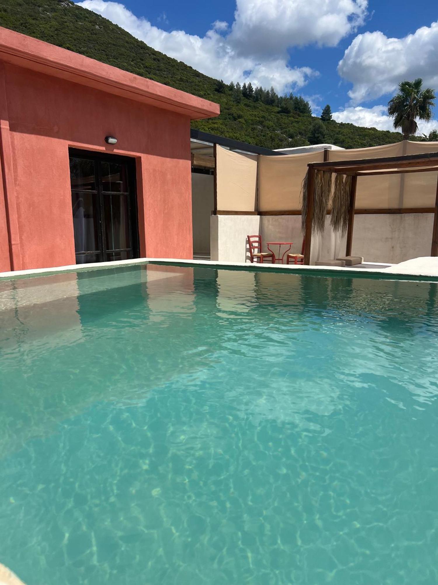Rustic Hill Private Pool Suites Kalamata Luaran gambar